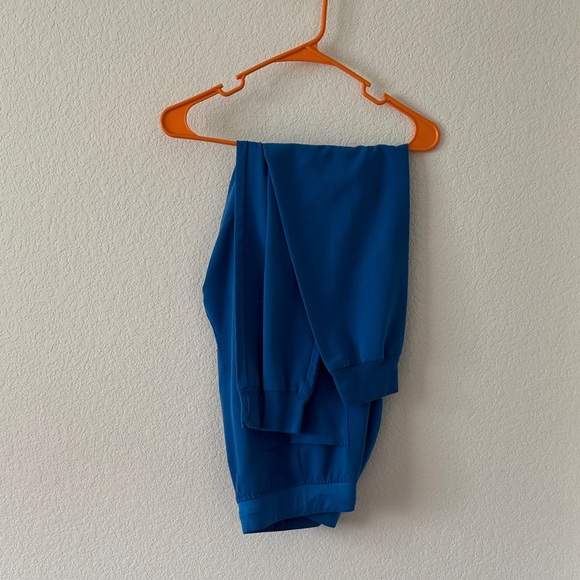 Royal blue Mandala Jogger Scrubs - Picture 4 of 9